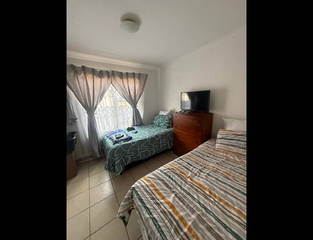 3 BEDROOM HOUSE FOR SALE IN STRETFORD
